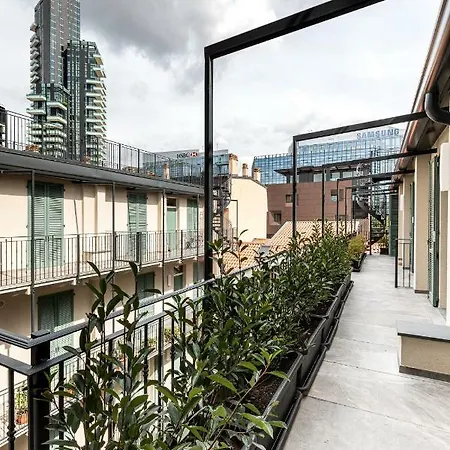 Beplace In Porta Nuova Apartment Milan